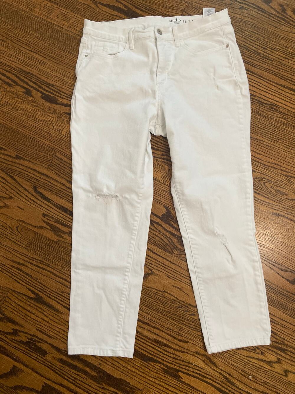 Studio by Denim & Co white distressed boyfriend style jeans
